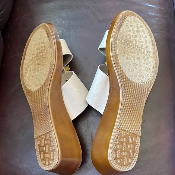 Italiana, Italian Shoemakers Sandals, 9.5-10 - Picture 4 of 7